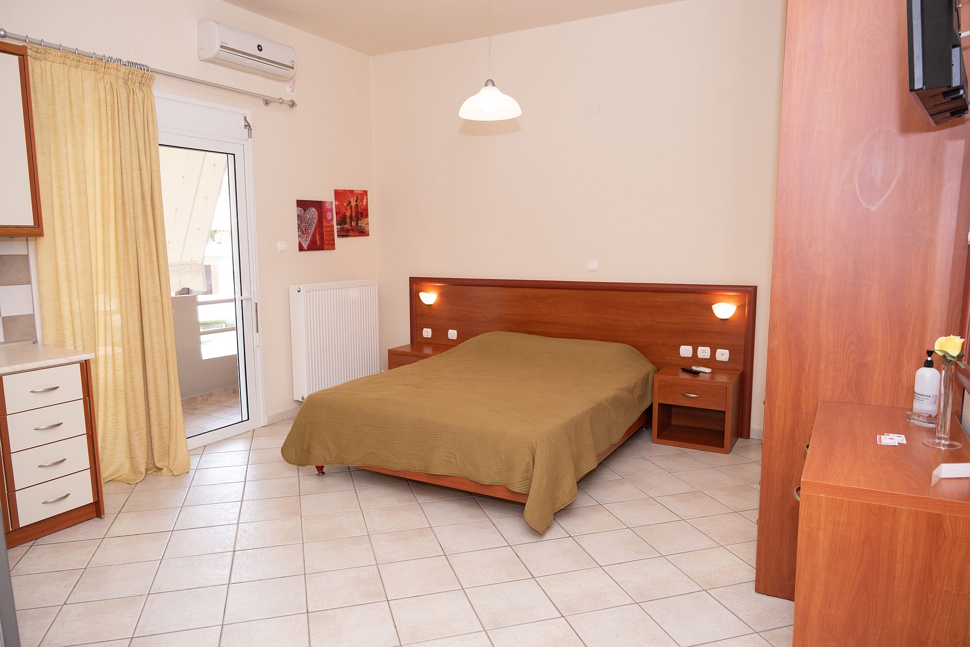 pefki_studios_110007.jpg